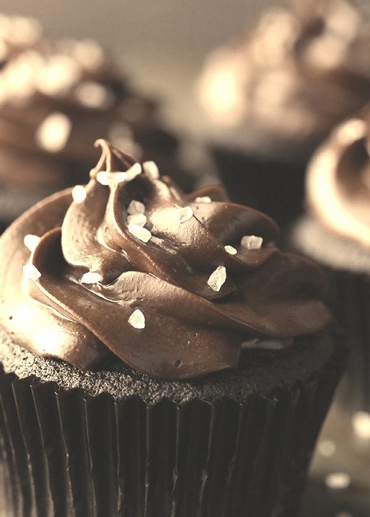 Recipe: Salted Dark Chocolate Cupcakes